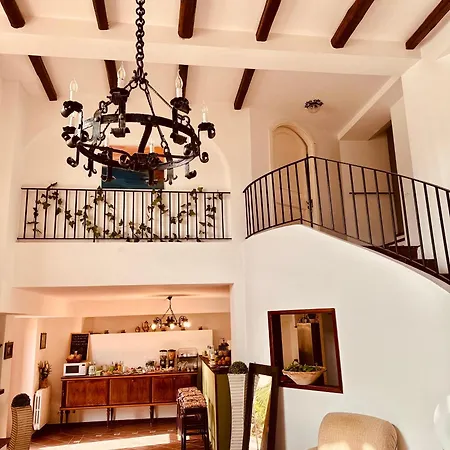 Tiche Guest house