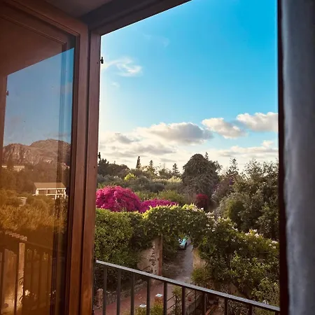 Pensjonat Tiche Cefalù