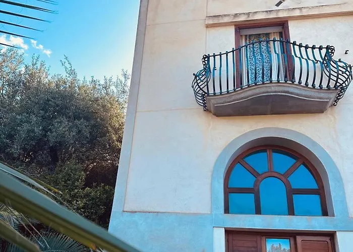 Tiche 4* Чефалу